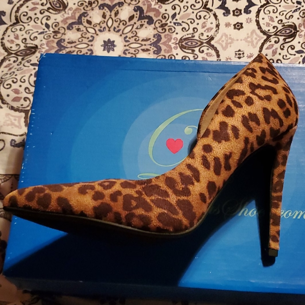 Cheetah Heels - Picture 4 of 6